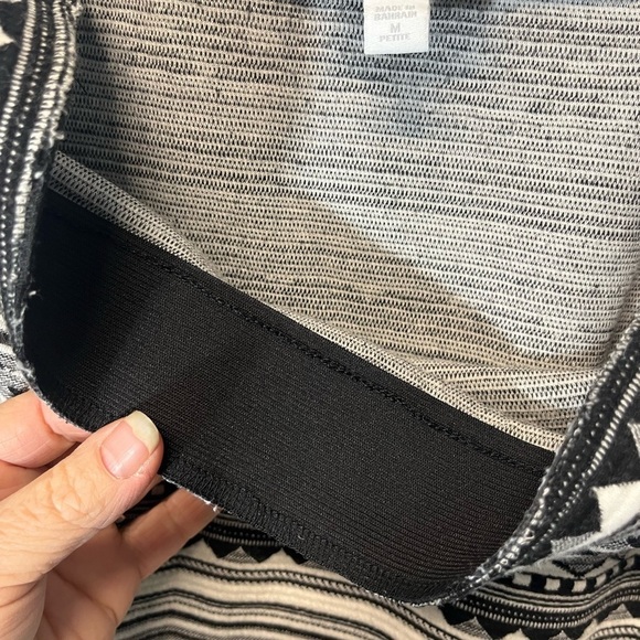 J. Jill Black and White Geometric Design Mini Skirt Elastic Waist Size M - Picture 5 of 7